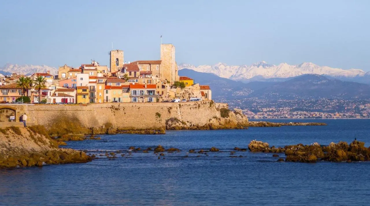 Plein Sud - Moderne Studio Avec Mezzanine- Hyper Centre Antibes - Proche Port 0*,  France