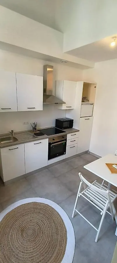Plein Sud - Moderne Studio Avec Mezzanine- Hyper Centre Antibes - Proche Port 0*,